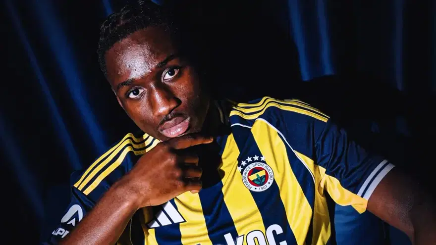 Aziz Yıldırım "Bunu kim aldı?" demişti. Sidiki Cherif Premier Lig ekibine imzayı attı Aziz Yıldırım "Bunu kim aldı?" demişti. Sidiki Cherif Premier Lig ekibine imzayı attı