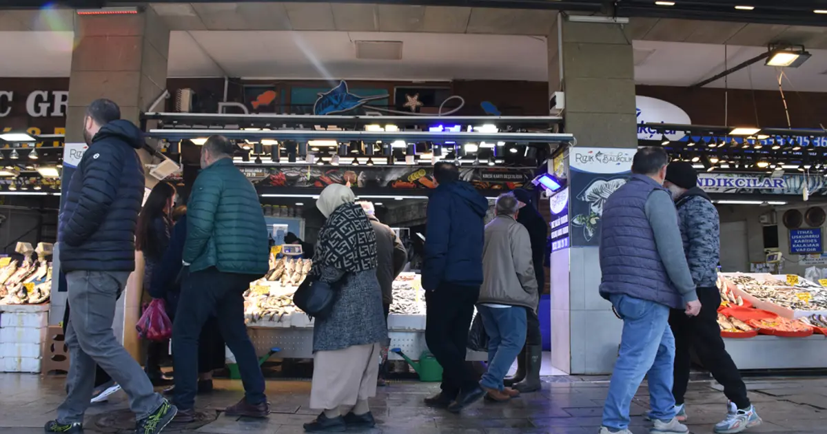 İğneada'dan geldi sürpriz yaptı. Tezgahta kuyruk oluştu