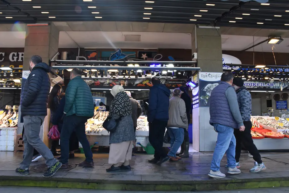 İğneada'dan geldi sürpriz yaptı. Tezgahta kuyruk oluştu