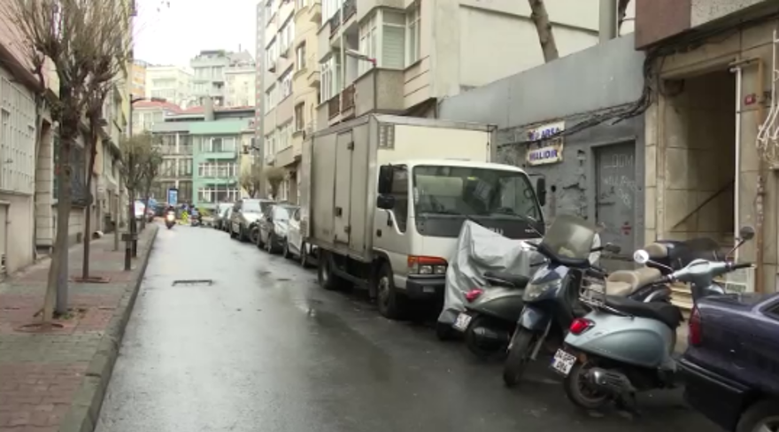 Teşvikiye Mahallesi'nde alarm. Kamyon uyuşturucuya perde oldu "Zombi gibi trans haldeler" 2 Teşvikiye Mahallesi'nde alarm. Kamyon uyuşturucuya perde oldu "Zombi gibi trans haldeler" 2