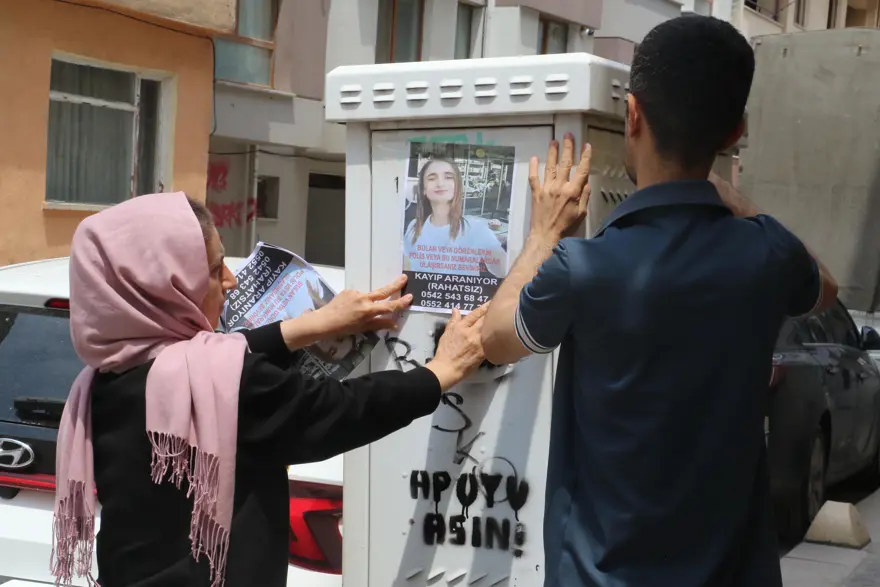 KIZININ HAYATINDAN ENDİŞE EDİYOR
 2