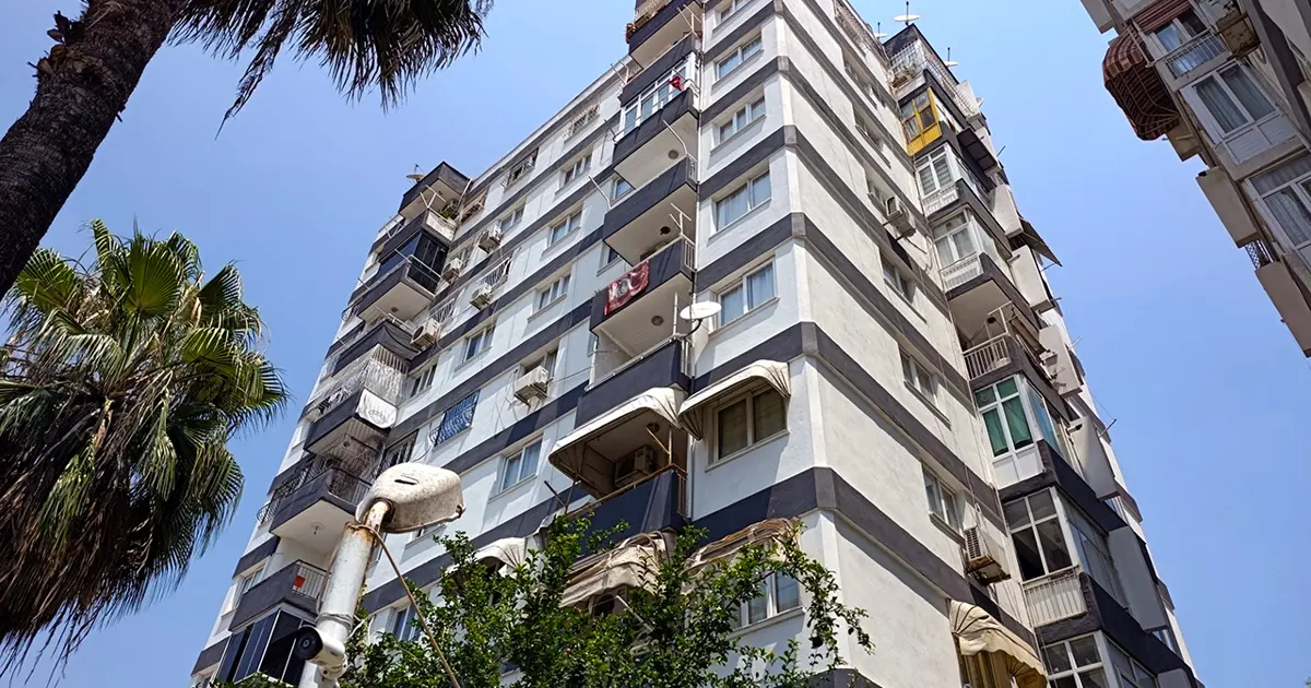 Adana'da vahşet: Çekiçle dövüp boğazını kesti