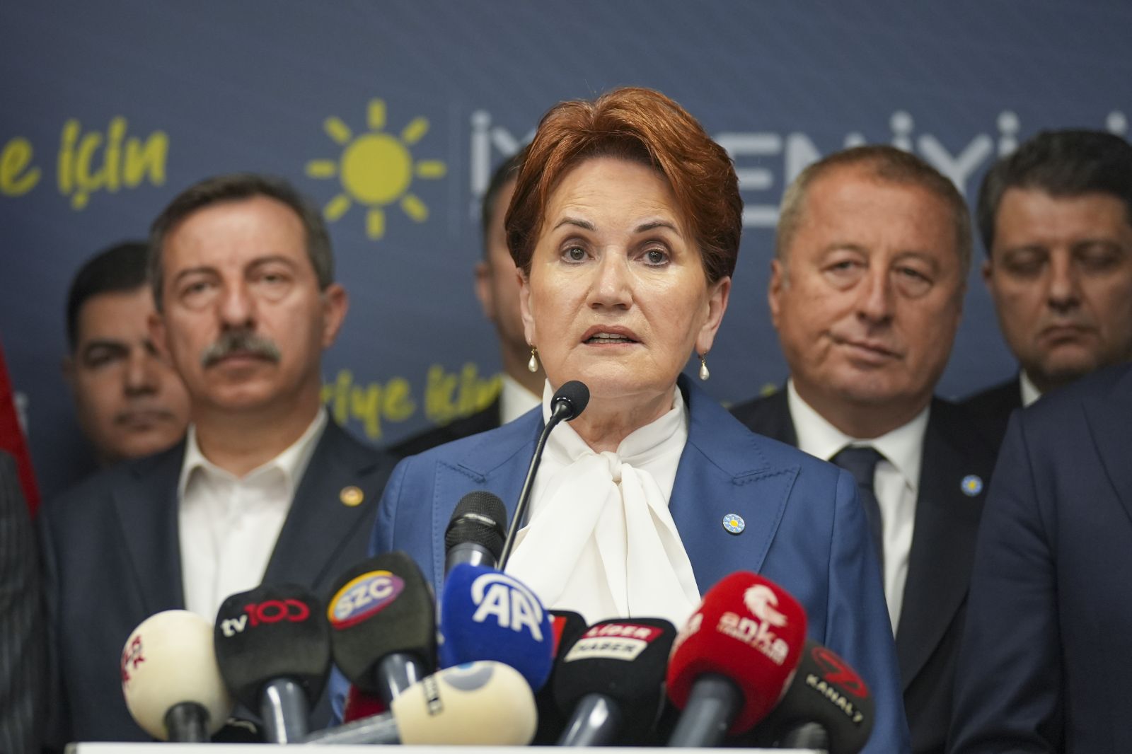 Meral Akşener aday olmayacağını açıkladı