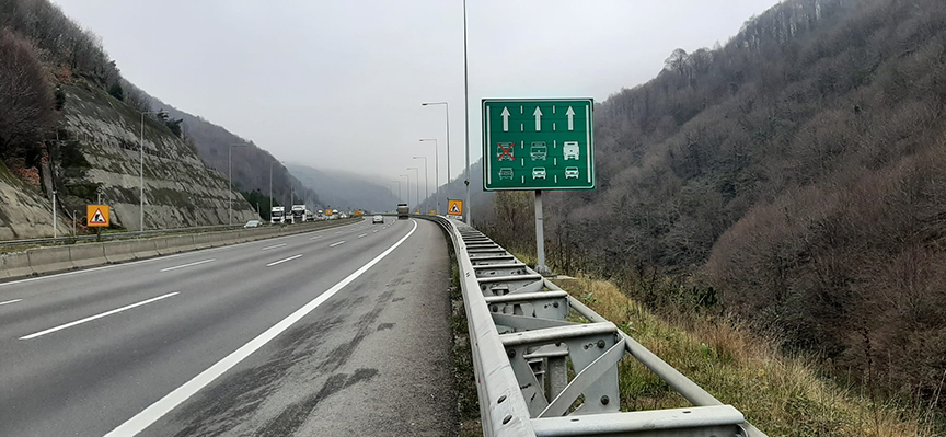 Bayram dönüşü için kısıtlama. D-100 kara yolu, Anadolu Otoyolu ve Kuzey Marmara Otoyolu'ndan geçerken dikkat!