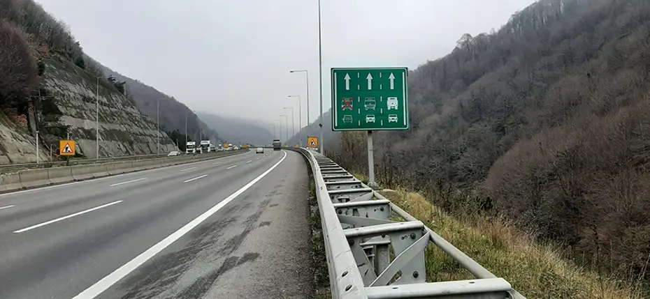 Bayram dönüşü için kısıtlama. D-100 kara yolu, Anadolu Otoyolu ve Kuzey Marmara Otoyolu'ndan geçerken dikkat!