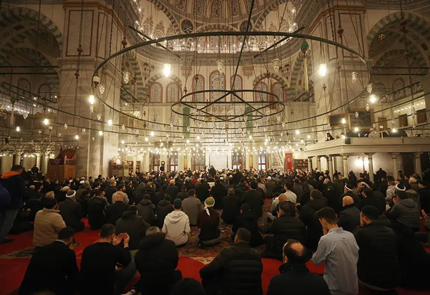 Berat Kandili mesajları 2026: Mübarek Berat Kandili gecesine özel, kısa, en güzel, anlamlı, dualı ve ayetli kandil mesajları 3