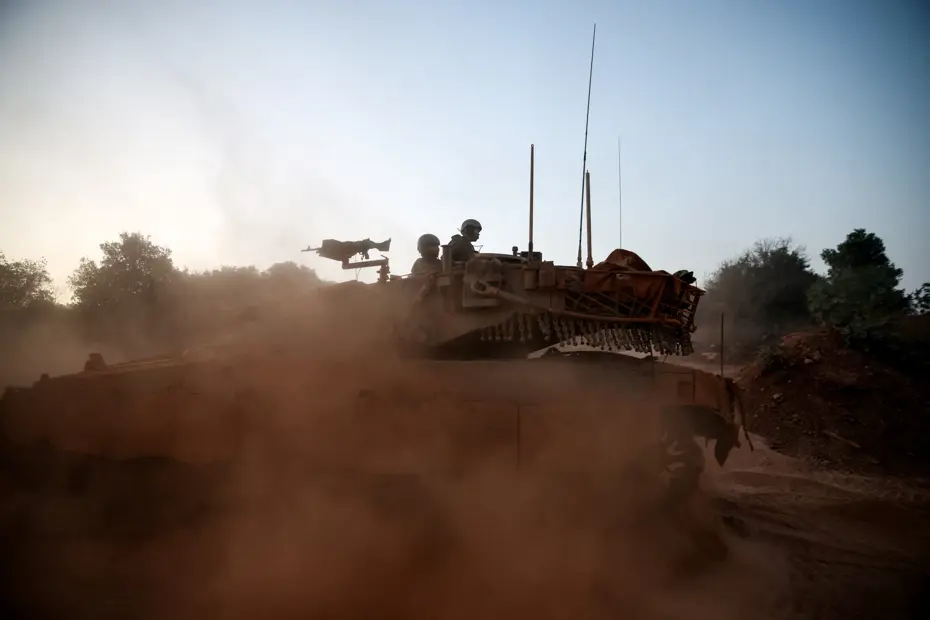 Ateşkese rağmen saldırı: İsrail Lübnan'da bir aracı hedef aldı