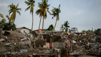 Filipinler'de felaketler üst üste: 100 bin kişi tahliye edildi