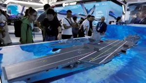 Çin'den güç gösterisi: Tamamen yerli uçak gemisi hizmete girdi, ABD ile rekabet kızışıyor 