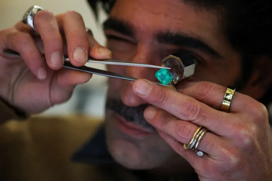 Louvre soyulalı bir ay oldu: Kraliyet mücevherleri nerede?