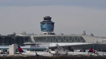 ABD'de hükümet açıldı, uçuşlar başladı