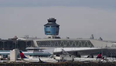 ABD'de hükümet açıldı, uçuşlar başladı