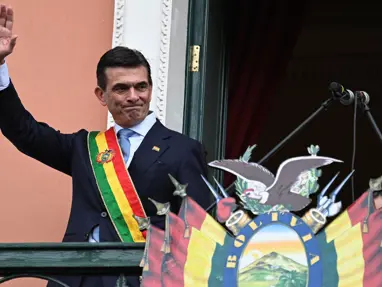Bolivya'da 20 yıllık sol iktidarı bitiren Paz yemin etti