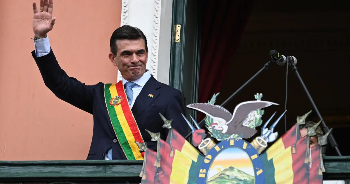 Bolivya'da 20 yıllık sol iktidarı bitiren Paz yemin etti