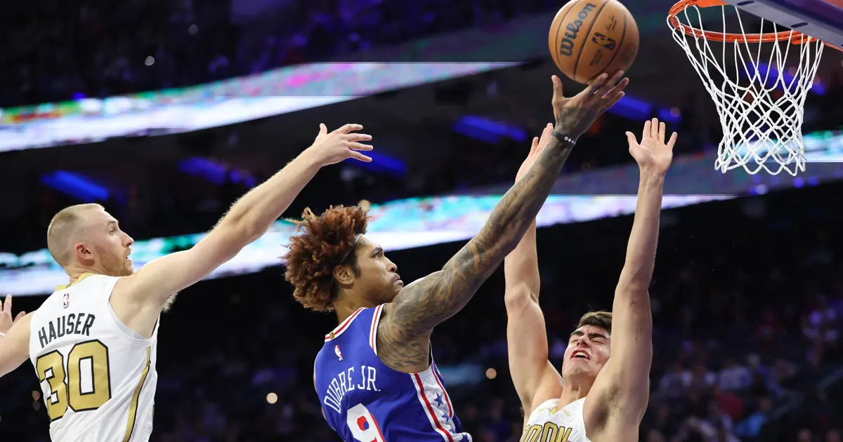 Kelly Oubre Jr. 8 saniye kala tipledi; Philadelphia 76ers son anda kazandı