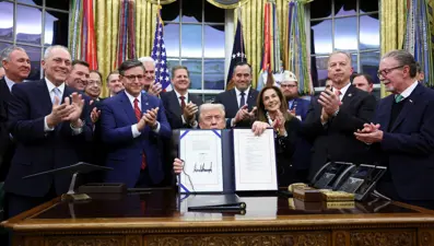 ABD'de hükümet 43 gün sonra açıldı: Temsilciler Meclisi onayladı, Trump imzaladı