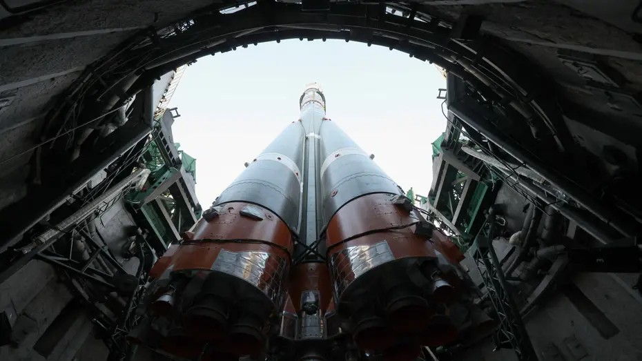 Rus kozmonotlar Dünya'nın etrafında iki tur atacak