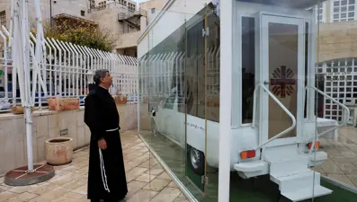 Eski Papa'nın aracı Gazzeli çocuklara umut oldu