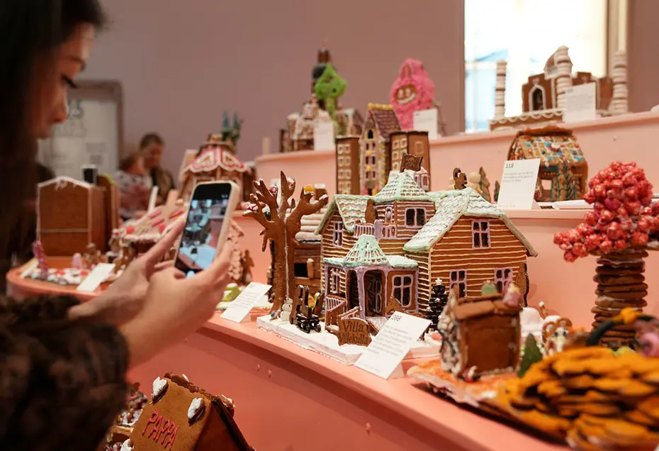 Zencefilli kurabiyeden eserler sergileniyor