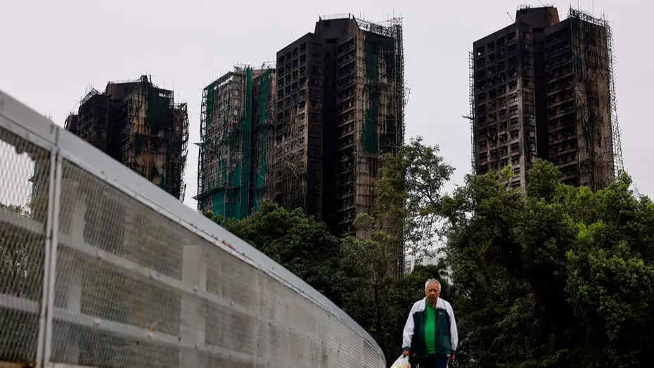 Hong Kong'u sarsan yangında can kaybı arttı, 100 kişi hâlâ kayıp