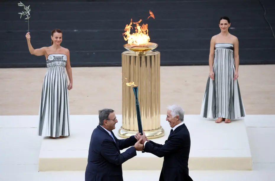 Tarihi olimpiyat meşalesi 63 günlük yolculuğuna çıktı