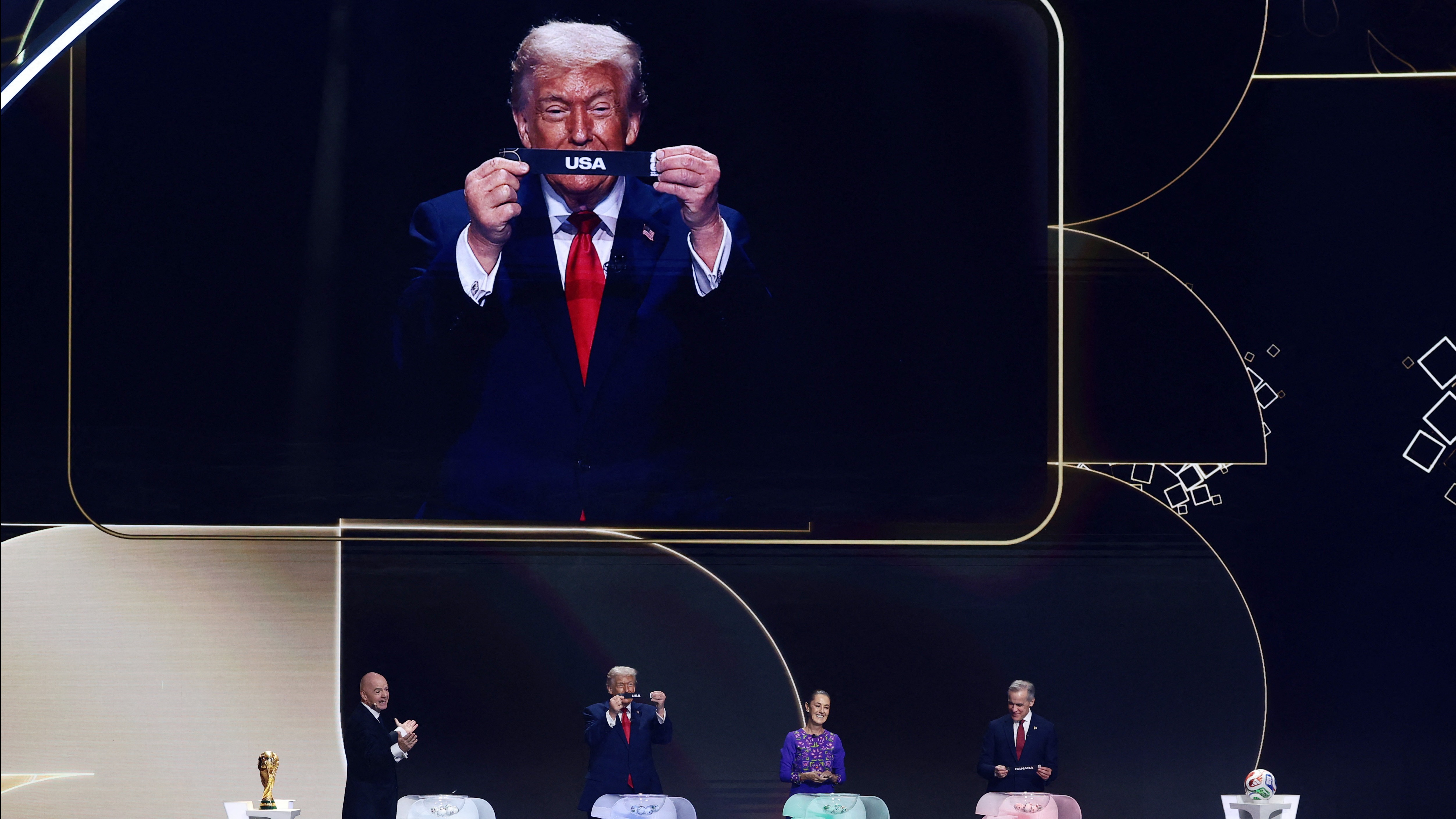  Trump'a "FIFA Barış Ödülü" verildi
