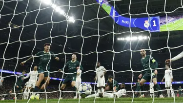 Real Madrid tepetaklak, Arsenal doludizgin