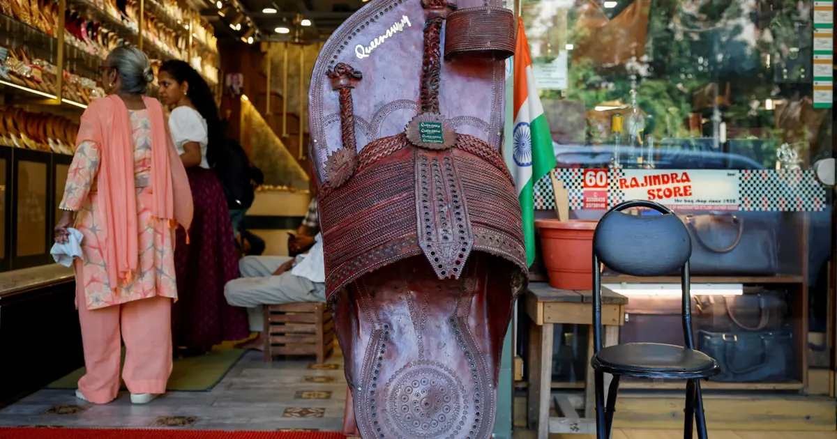 Ünlü moda devi krizi fırsata çevirdi, tepki çeken tasarım 930 dolara satışa çıkıyor