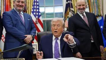 Trump yapay zeka kararnamesini imzaladı