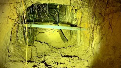 Belarus'tan kazılan tünelle Polonya'ya geçtiler