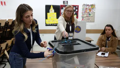 Kosova'daki erken seçime katılım oranı düşük kaldı 