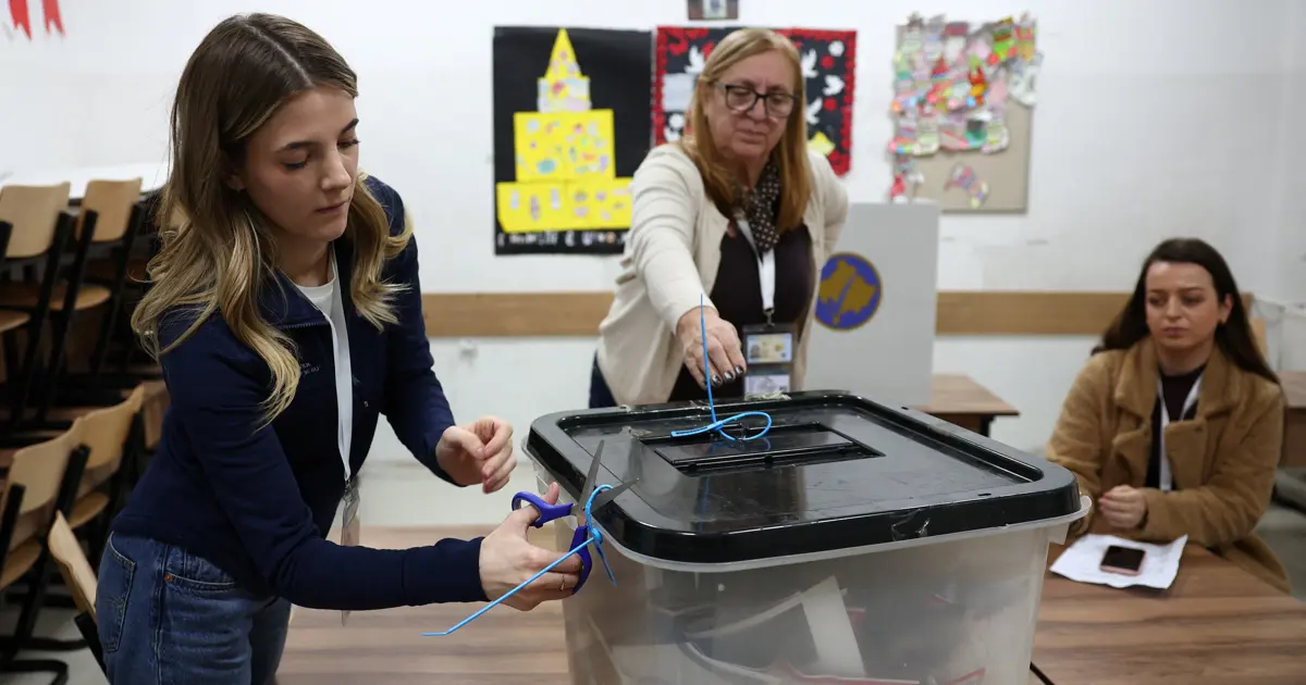 Kosova'daki erken seçime katılım oranı düşük kaldı