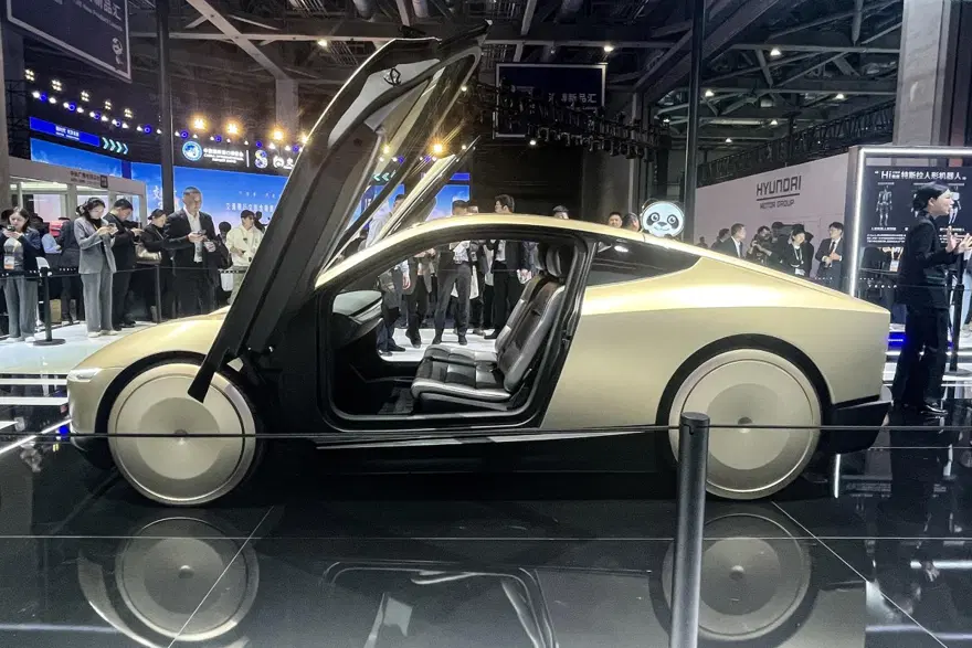 Tesla, sürücüsüz taksisini hizmete sundu 2