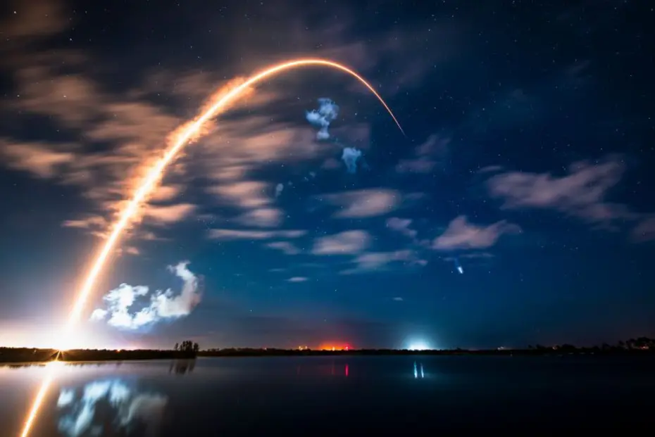 Starlink uydusu patladı. Hızla Dünya'ya doğru düşüyor