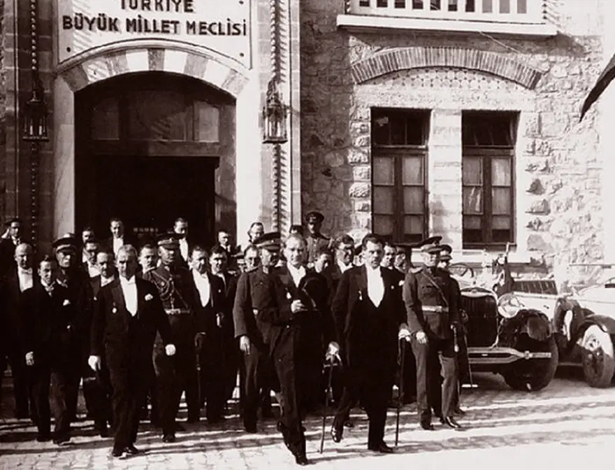 KANUNLAR ARKA ARKAYA GELDİ 2 KANUNLAR ARKA ARKAYA GELDİ 2