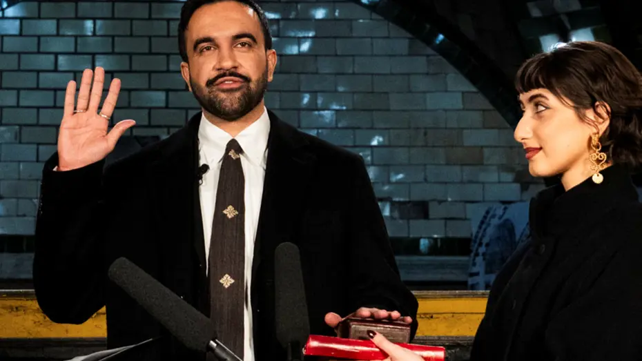 New York'un ilk Müslüman belediye başkanı Kur'an-ı Kerim üzerine yemin etti