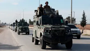 Suriye ordusundan Deyr Hafir'de yeni operasyon. YPG/SDG Fırat'ın doğusuna çekiliyor