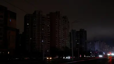 Ukrayna savaş ve soğukla mücadele ediyor, Zelenski acil durum ilan etti