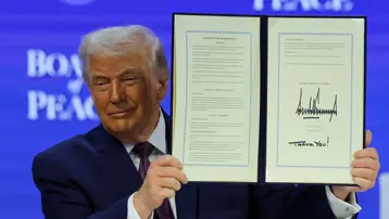 Trump'tan İran'la ticaret yapan ülkelere ikinci ek vergi