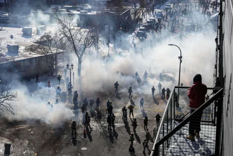 ABD'de ICE protestoları şiddetleniyor. Polisi bir kişiyi daha vurdu