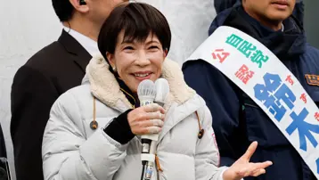 Japon Başbakanın kumarı işe yaradı, partisi erken seçimde galip geldi