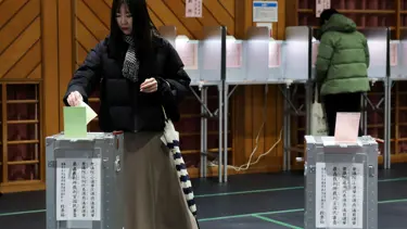 Japonya, erken seçim için sandığa gitti