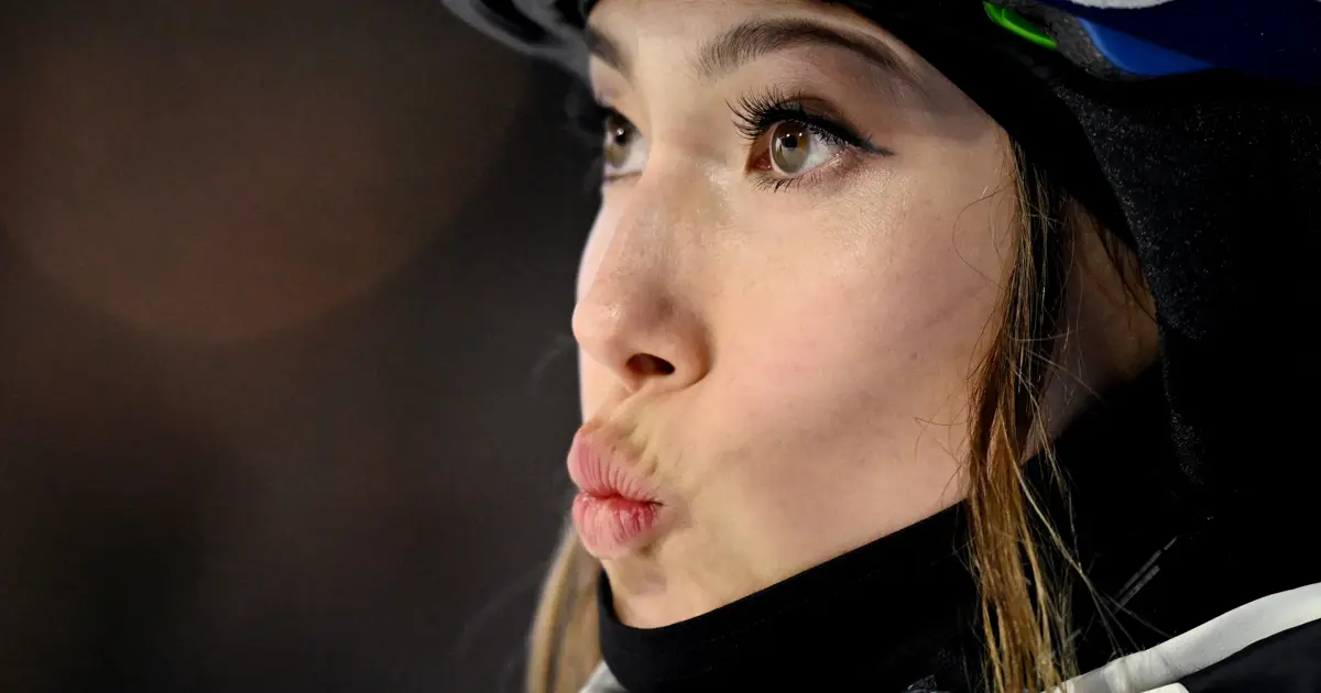 10 parmağında 10 marifet, Çinli kayakçı sosyal medyayı salladı. Kim bu kar prensesi?