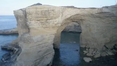 İtalya'daki "Aşıklar Kemeri" fırtınaya dayanamadı, Sevgililer Günü'nde yıkıldı
