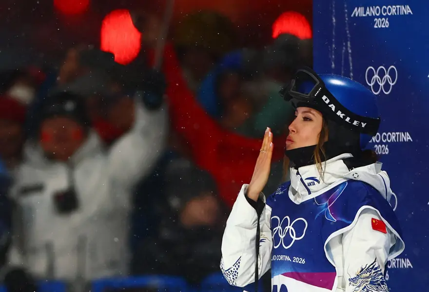 "KAR PRENSESİ" 2026 OLİMPİYATLARI'NDA 2 GÜMÜŞ MADALYAYI KAPTI 2