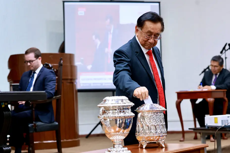 Peru'nun geçici Devlet Başkanı Balcazar oldu