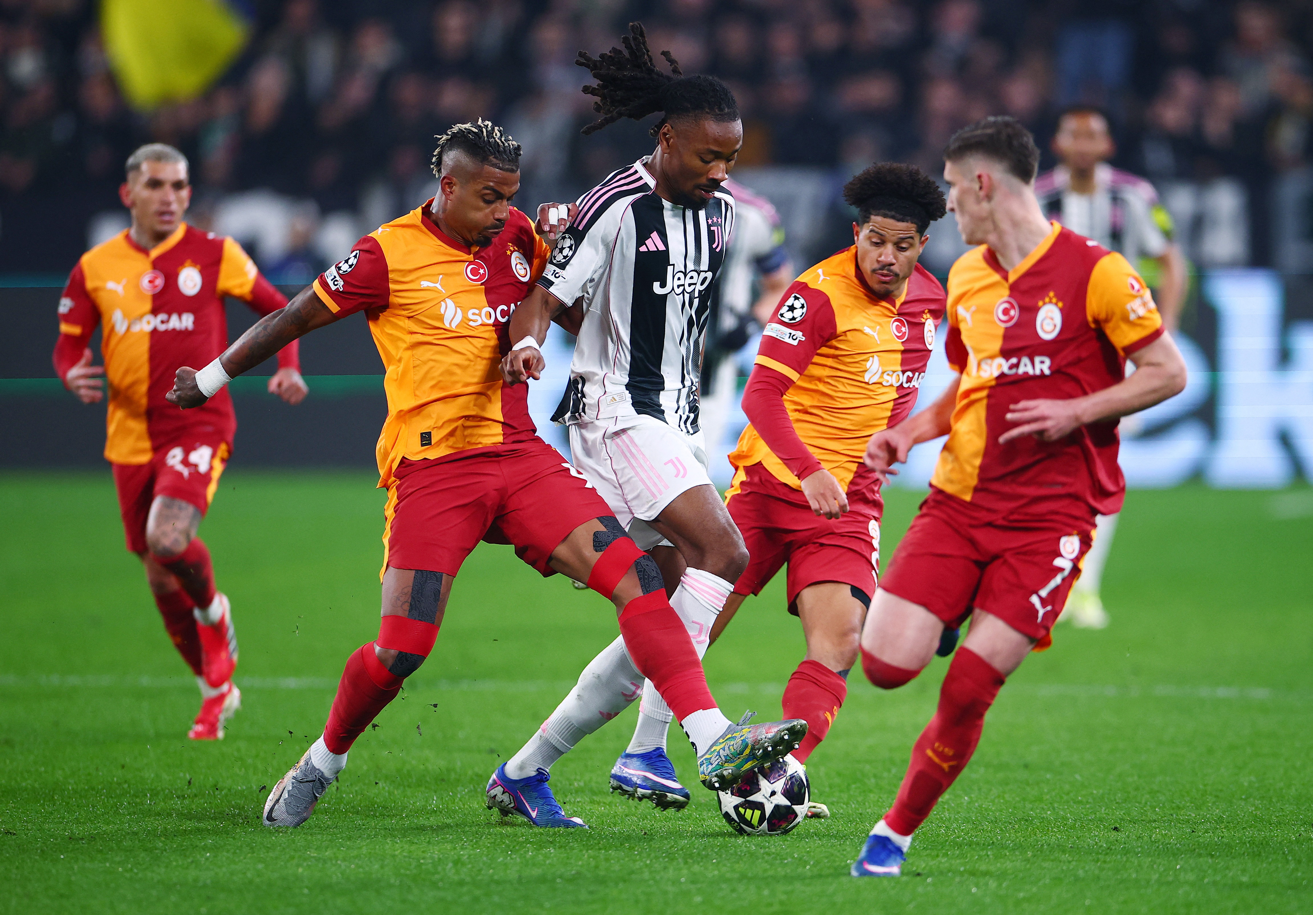 Galatasaray turu geçti dev geliri kaptı