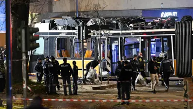 İtalya'da raydan çıkan tramvay dükkana çarptı. 2 ölü, 38 yaralı