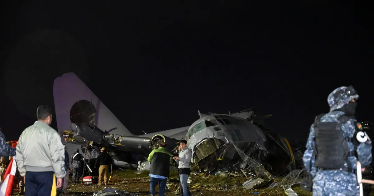 Bolivya'da para taşıyan askeri uçak düştü