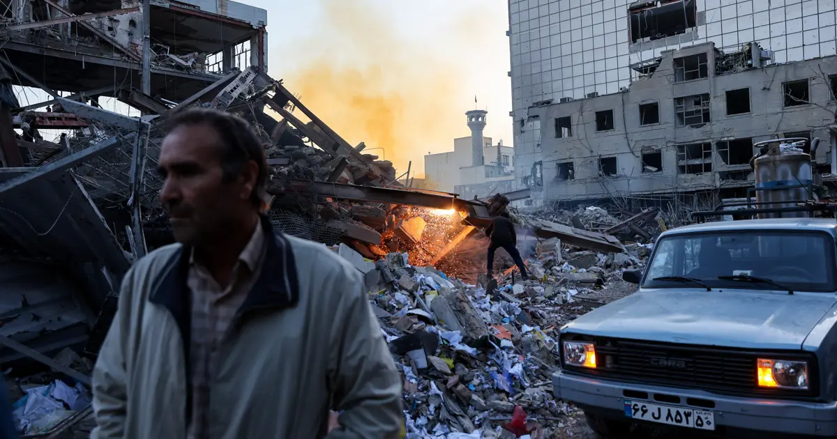 İran'da savaşı Tahranlılar anlattı. "Sanki sığınak delici bombalar yağıyor"
